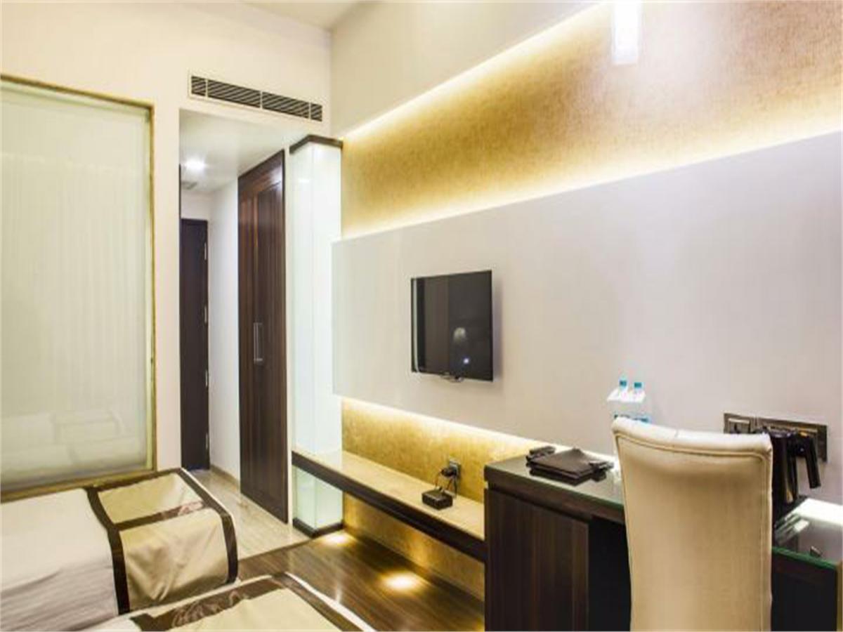 Viceroy Inn Dehradun Buitenkant foto