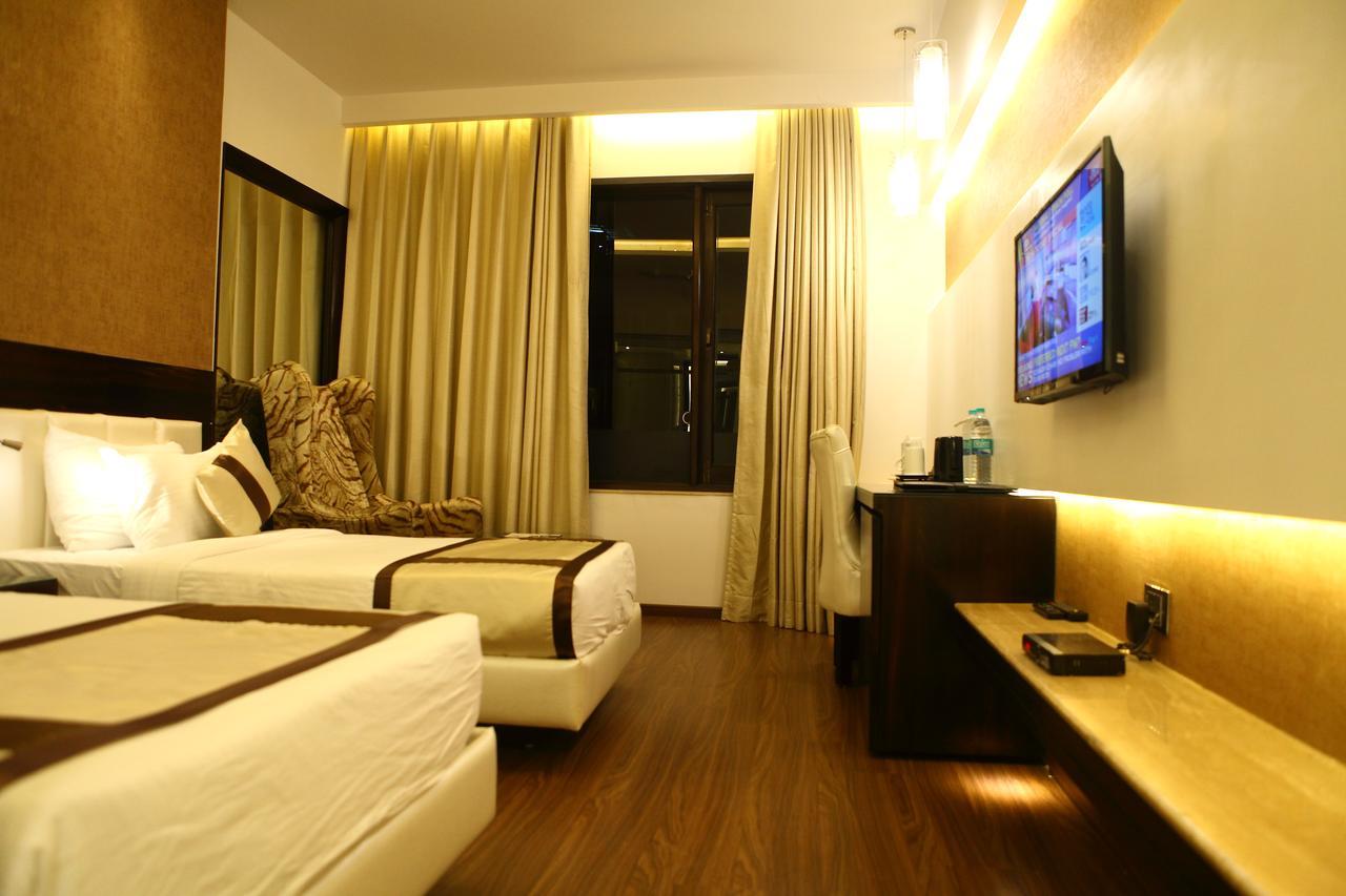 Viceroy Inn Dehradun Buitenkant foto