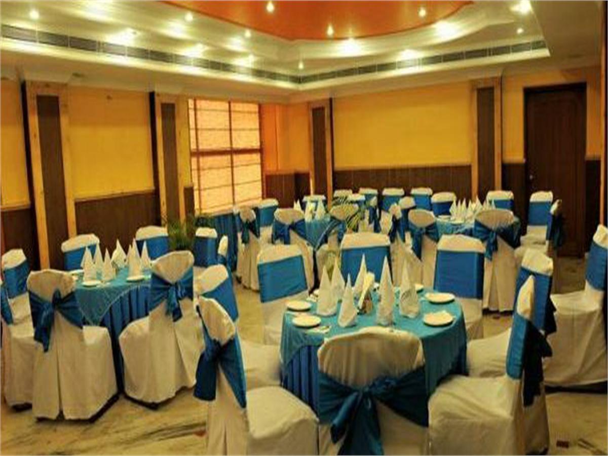 Viceroy Inn Dehradun Buitenkant foto